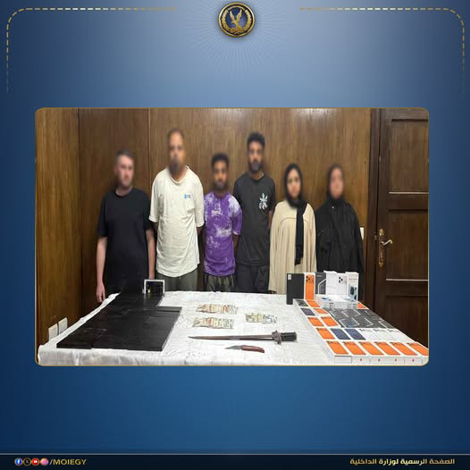ضبط تشكيل عصابي سرق مصنع ألبان بالقطامية وكشف تورط صاحب المصنع في تهريب هواتف محمولة