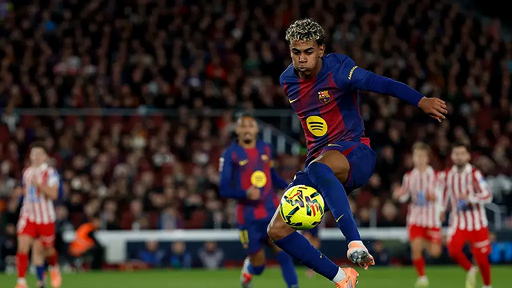 عرض تاريخي بقيمة 300 مليون يورو يشعل أزمة لامين يامال داخل برشلونة