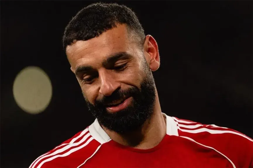 أزمة في ليفربول.. هل يجرؤ "سلوت" على مقاعد البدلاء لمحمد صلاح بعد صيام تهديفي تاريخي؟