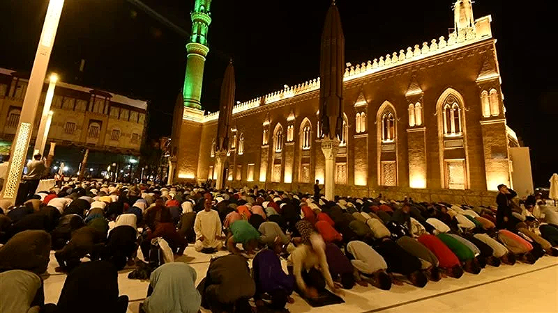 شبكة تليفزيون الحياة تبث صلاة التراويح مباشرة من مسجد الإمام الحسين خلال رمضان 2026