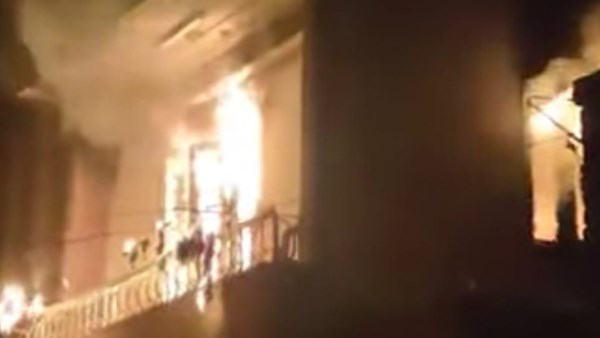 مصرع طفلين وإصابة شقيقهما ووالدتهما في حريق شقة سكنية بطنطا