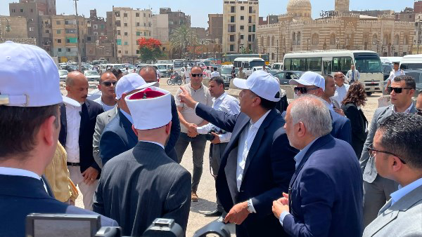 رئيس الوزراء يتفقد مشروع تطوير منطقة السيدة عائشة ومسجد المسبح باشا