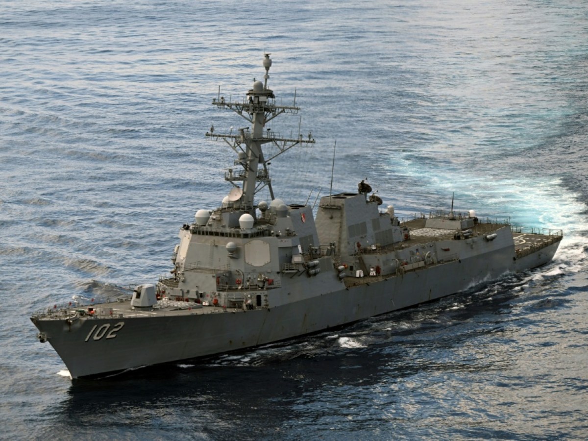 واشنطن تنشر ثلاث مدمّرات قبالة سواحل فنزويلا - SWI swissinfo.ch