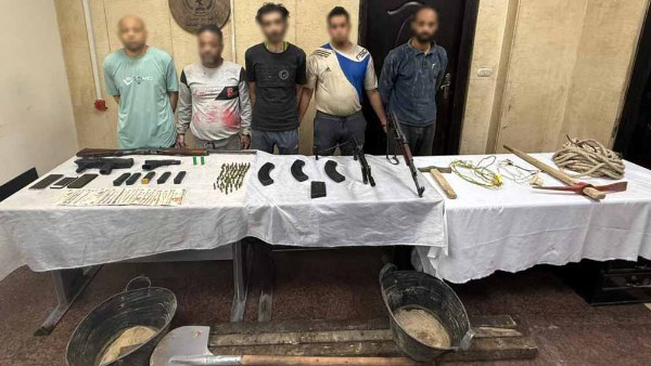 حبس 5 متهمين في واقعة التنقيب عن الآثار بالجمالية.. وضبط أسلحة نارية بحوزة صاحب شركة بالقاهرة