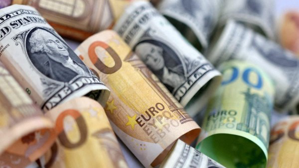 أسعار العملات الأجنبية والعربية اليوم الإثنين 1 يونيو 2026 في البنوك المصرية