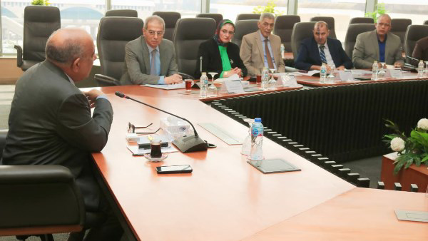 وزير الكهرباء يتابع خطة تطوير الشبكة القومية واستيعاب زيادة الأحمال خلال السنوات المقبلة