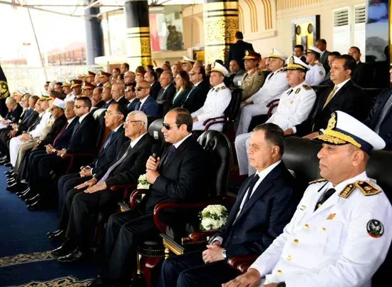خلال حفل تخرج أكاديمية الشرطة.. السيسي يحذر من استهداف الجيش والشرطة