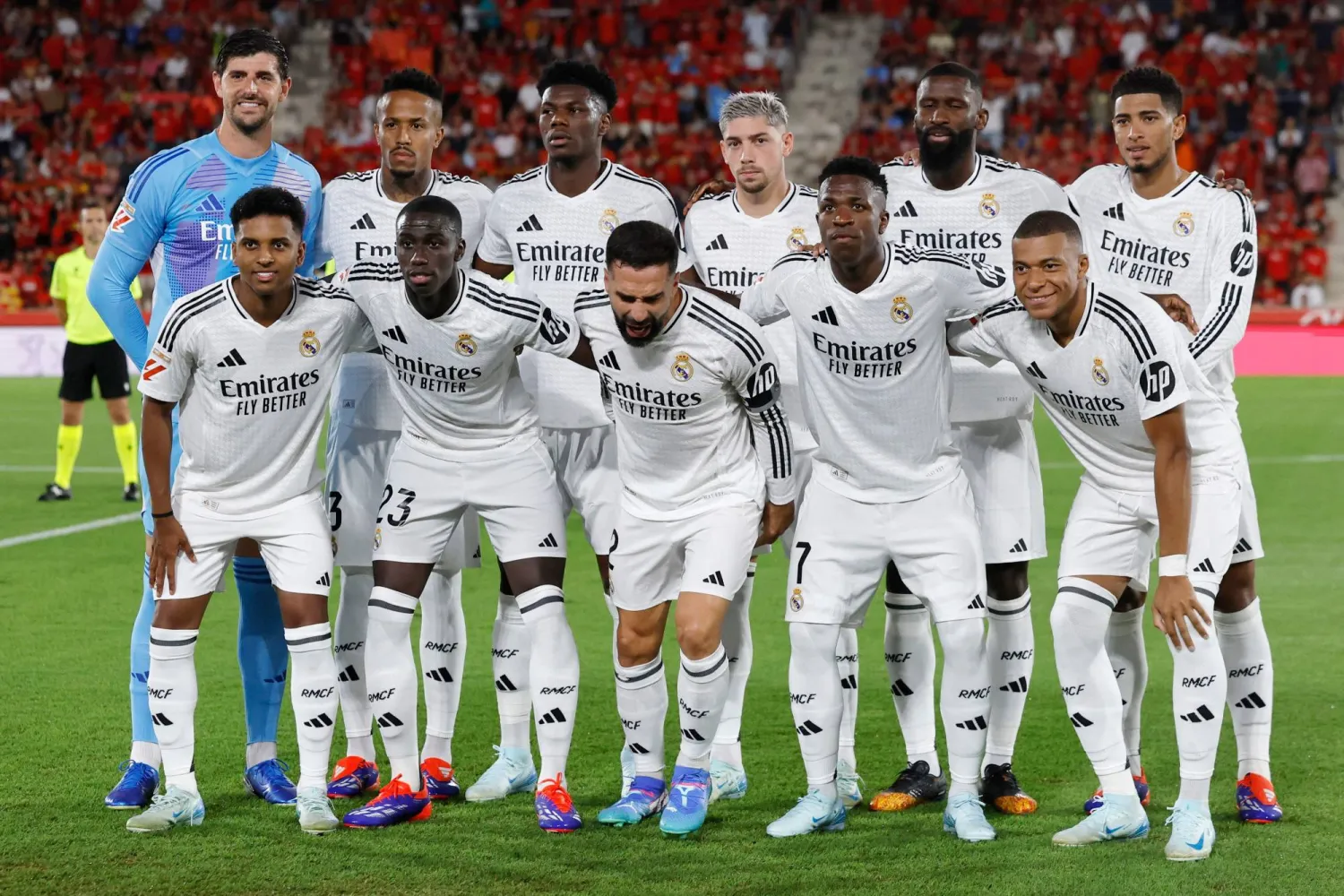 كيف بنى ريال مدريد فريقاً خارقاً من دون هيمنة في «سوق الانتقالات»؟