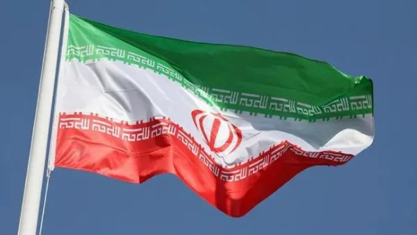 إيران تستدعي السفير البريطاني احتجاجًا على تصريحات لندن.. وتتهمها بدعم "الإرهابيين" وإسرائيل