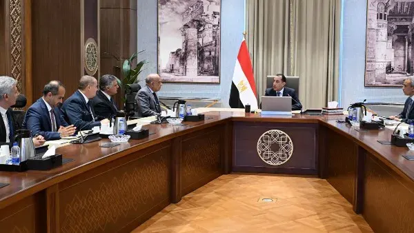 مدبولي يتابع تنفيذ مشروعات الطاقة الجديدة والمتجددة.. ويؤكد: الإسراع في التنفيذ لتعزيز أمن الطاقة