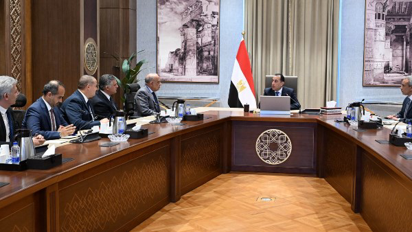 مدبولي يتابع تنفيذ مشروعات الطاقة الجديدة والمتجددة.. ويؤكد: الإسراع في التنفيذ لتعزيز أمن الطاقة