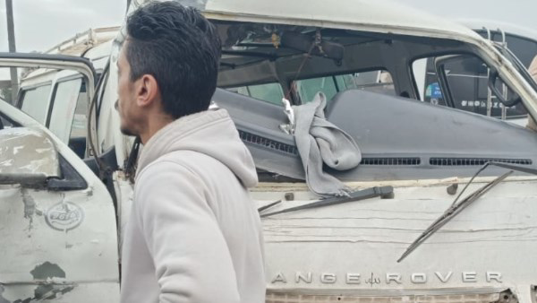 إصابة 8 أشخاص في تصادم ميكروباص وسيارة نقل على طريق أجا – المنصورة