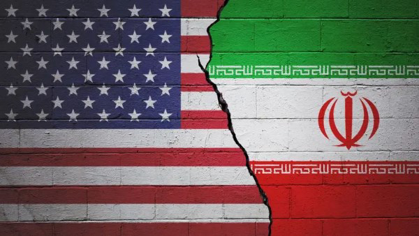 إيران وعمان تبحثان إدارة مشتركة لمضيق هرمز وتعزيز أمن الملاحة