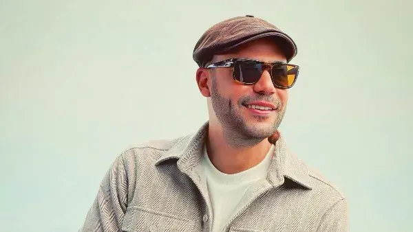 محمد إمام يستعد لأول بطولة مسرحية في مشواره الفني.. "برنس العالم" تنطلق قريبًا ضمن موسم الرياض