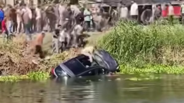 مأساة في البدرشين.. مصرع 7 أشخاص من أسرة واحدة غرقًا بعد سقوط سيارتهم في ترعة المريوطية