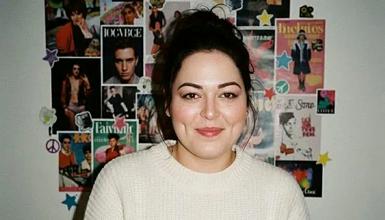 وفاة الفنانة نيفين مندور في حريق شقتها بالإسكندرية.. شهادات الجيران تكشف تفاصيل اللحظات الأخيرة وتضارب الروايات