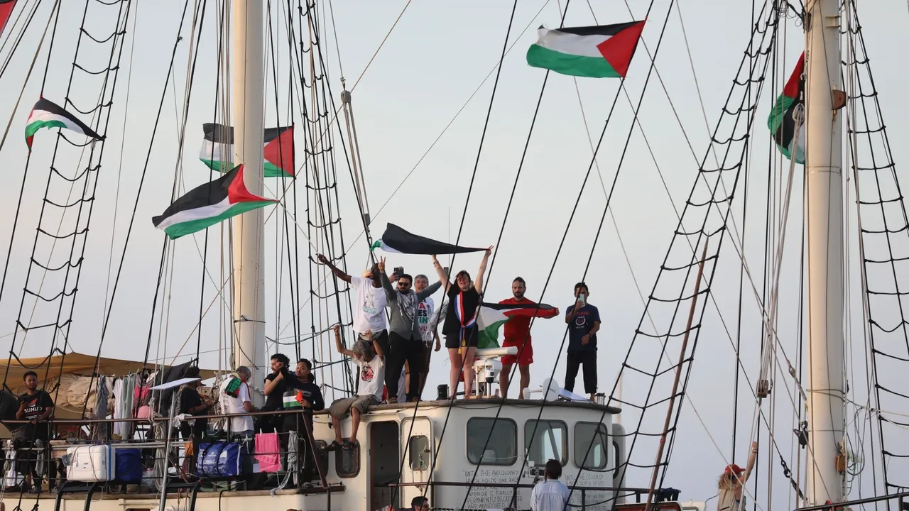 16 سفينة ضمن أسطول الصمود العالمي تغادر مواني تونس نحو غزة - TRT Global