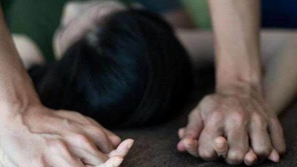 تجديد حبس محفظ قرآن 15 يومًا بتهمة التعدي جنسيًا على طفلة في المحلة