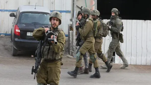 الاحتلال الإسرائيلي يعتقل 54 فلسطينياً في اقتحامات واسعة بالضفة الغربية