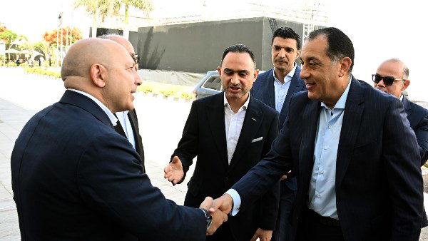مدبولي يفتتح ويتفقد مشروعات صناعية جديدة بمدينة السادس من أكتوبر
