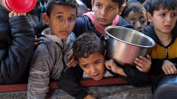 دول غربية وآسيوية تصف الوضع الإنساني في غزة بالكارثي وتطالب بزيادة المساعدات
