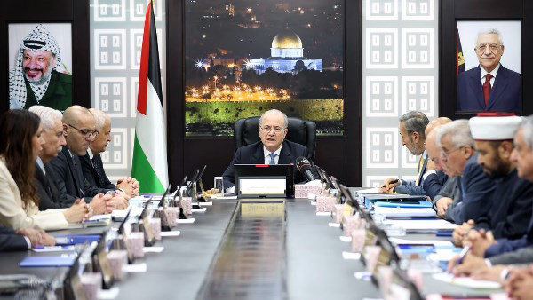 رئيس الوزراء الفلسطيني : الأزمة في غزة والضفة نتيجة سياسات إسرائيلية تستهدف الدولة الفلسطينية