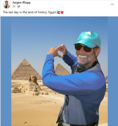 يورجن كلوب يوجه رسالة لمصر من أهرامات الجيزة ويثير جدلًا كبيرًا لهذا السبب