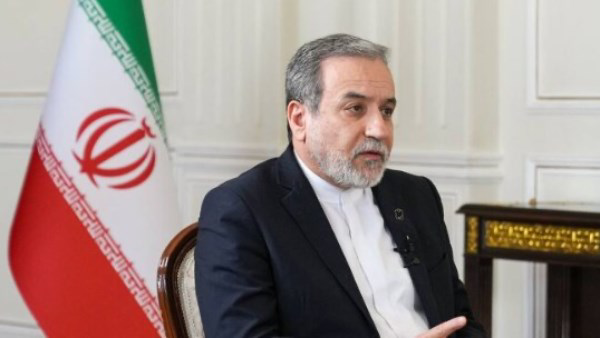 وزير الخارجية الإيراني: مسؤولون أمريكيون يسعون للسيطرة على أسعار الطاقة