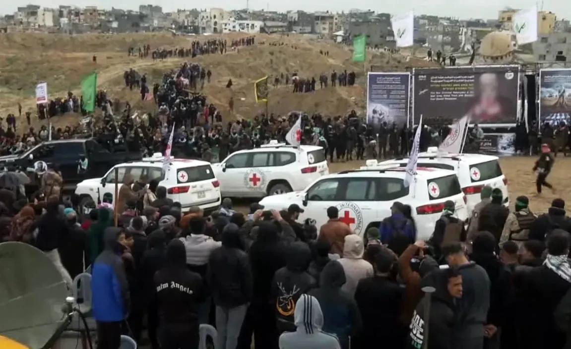 الجيش يستلم جثامين أربعة رهائن من الصليب الأحمر في غزة - تايمز أوف إسرائيل