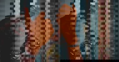 رصاص الثأر يضرب العمرانية: تفاصيل مروعة عن قتل عامل على يد شقيقين