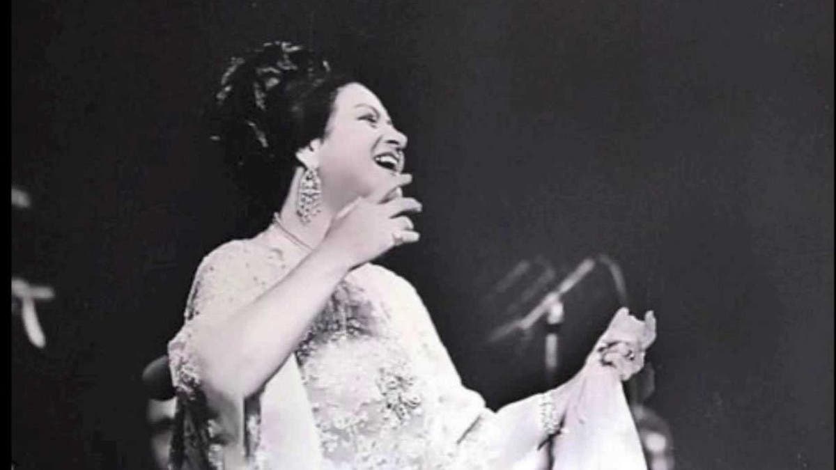 صور نادرة لكوكب الشرق أم كلثوم تنشر لأول مرة