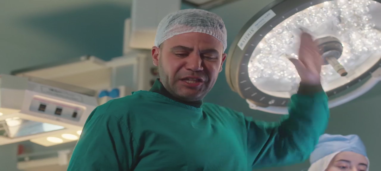 شاهد مسلسل الكينج الحلقة 17.. صعود حمزة لمنصب "الكينج" وصدمة زمزم في بدير