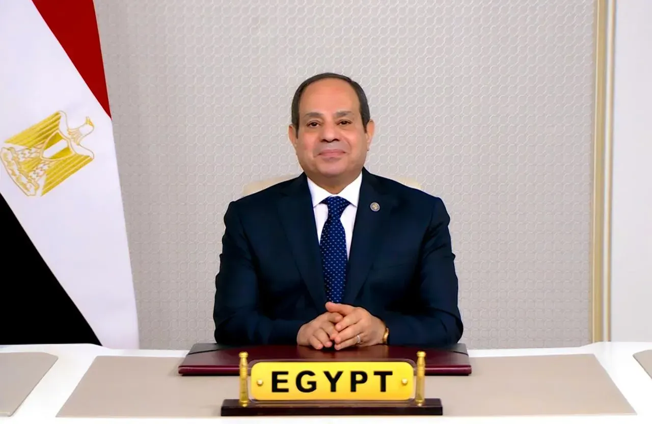 السيسي يجتمع برئيس هيئة قناة السويس لمتابعة حركة الملاحة وتطوير المرافق البحرية