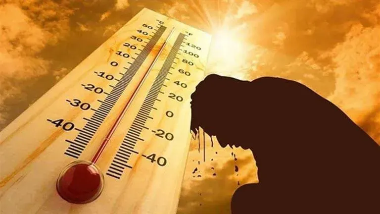 حالة الطقس اليوم الثلاثاء.. انخفاض طفيف في الحرارة والرطوبة تواصل رفع الإحساس بالأجواء الحارة