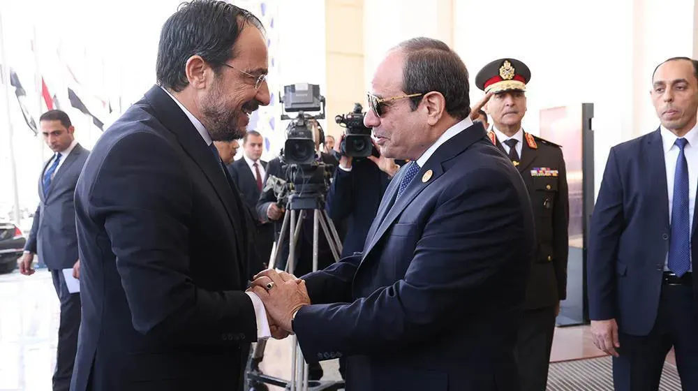 بمشاركة 7 دول.. السيسي ونظيره القبرصي يشاهدان عروضًا جوية في معرض العلمين