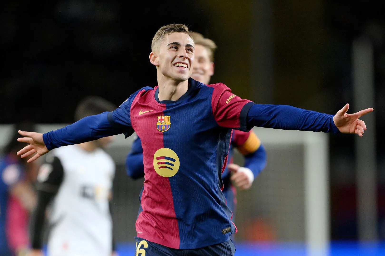 برشلونة يمدد عقد فيرمين لوبيز حتى 2031: نجم لا ماسيا يُكمل رحلته الكتالونية