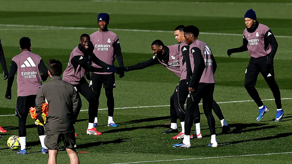 ريال مدريد يستعيد نجمه أرنولد قبل فالنسيا: 5 لاعبين يعودون للكلاسيكو