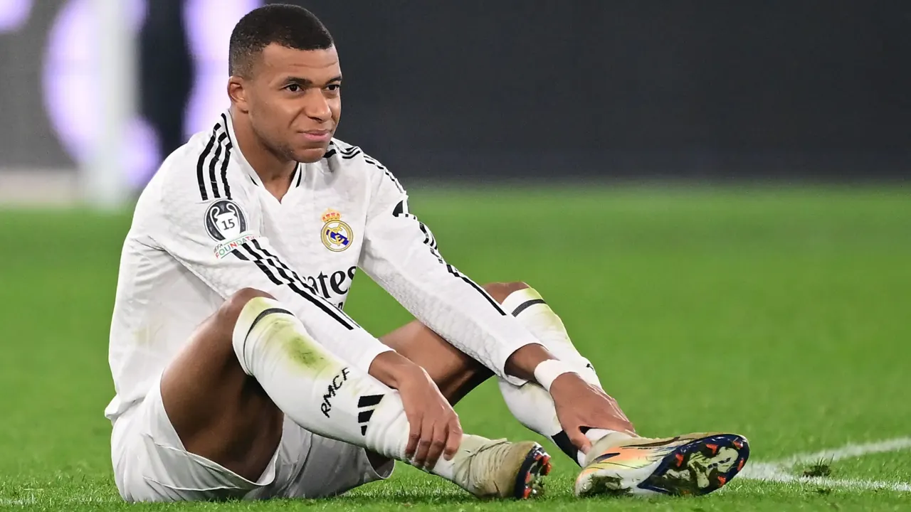 ريال مدريد يقلق قبل مواجهة مانشستر سيتي بسبب إصابة مبابي