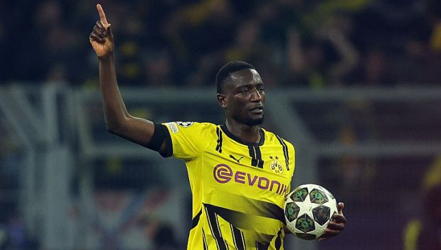 الأسطورة.. بث مباشر مباراة بوروسيا دورتموند وأوجسبورج اليوم في الدوري الألماني