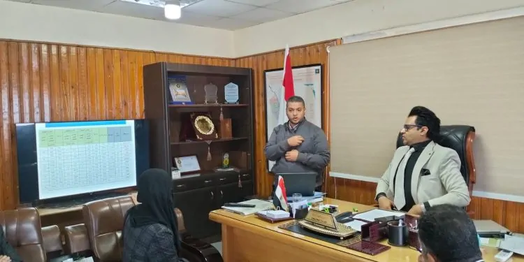 وكيل وزارة الصحة بسوهاج يعقد إجتماع هام مع مديري الإدارات الصحية لبحث سبل تنشيط خدمات المبادرات الرئاسية