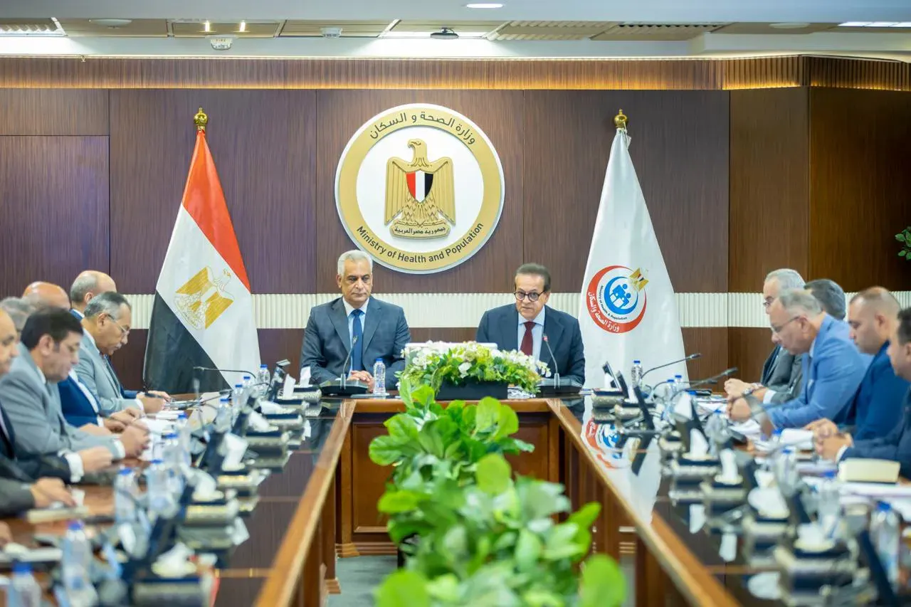 وزيرا الصحة والإنتاج الحربي يبحثان تسريع تنفيذ المشروعات القومية والتوسع في التأمين الصحي الشامل