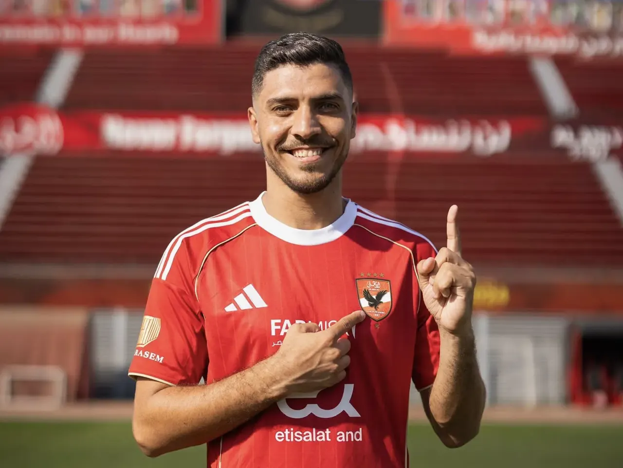 محمد شريف على طريق الاتحاد السكندري: مفاوضات بنسبة 50% يكشفها عبد الظاهر السقا