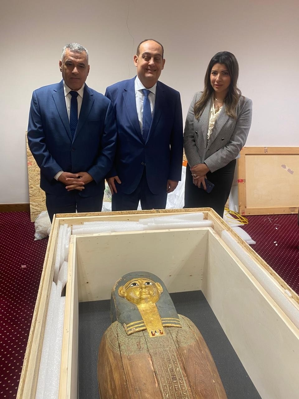 مصر تستعيد تابوت وتمثال أثري من بلجيكا بعد رحلة طويلة.. إنجاز ...