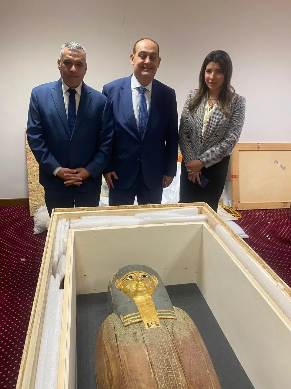 مصر تستعيد تابوت وتمثال أثري من بلجيكا بعد رحلة طويلة.. إنجاز ...