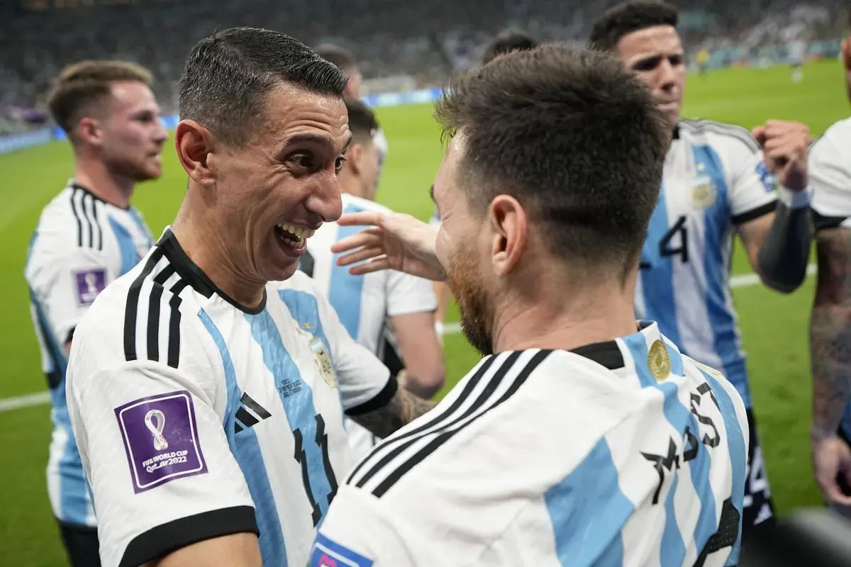 دي ماريا يكشف الفارق الحاسم بين ميسي ورونالدو