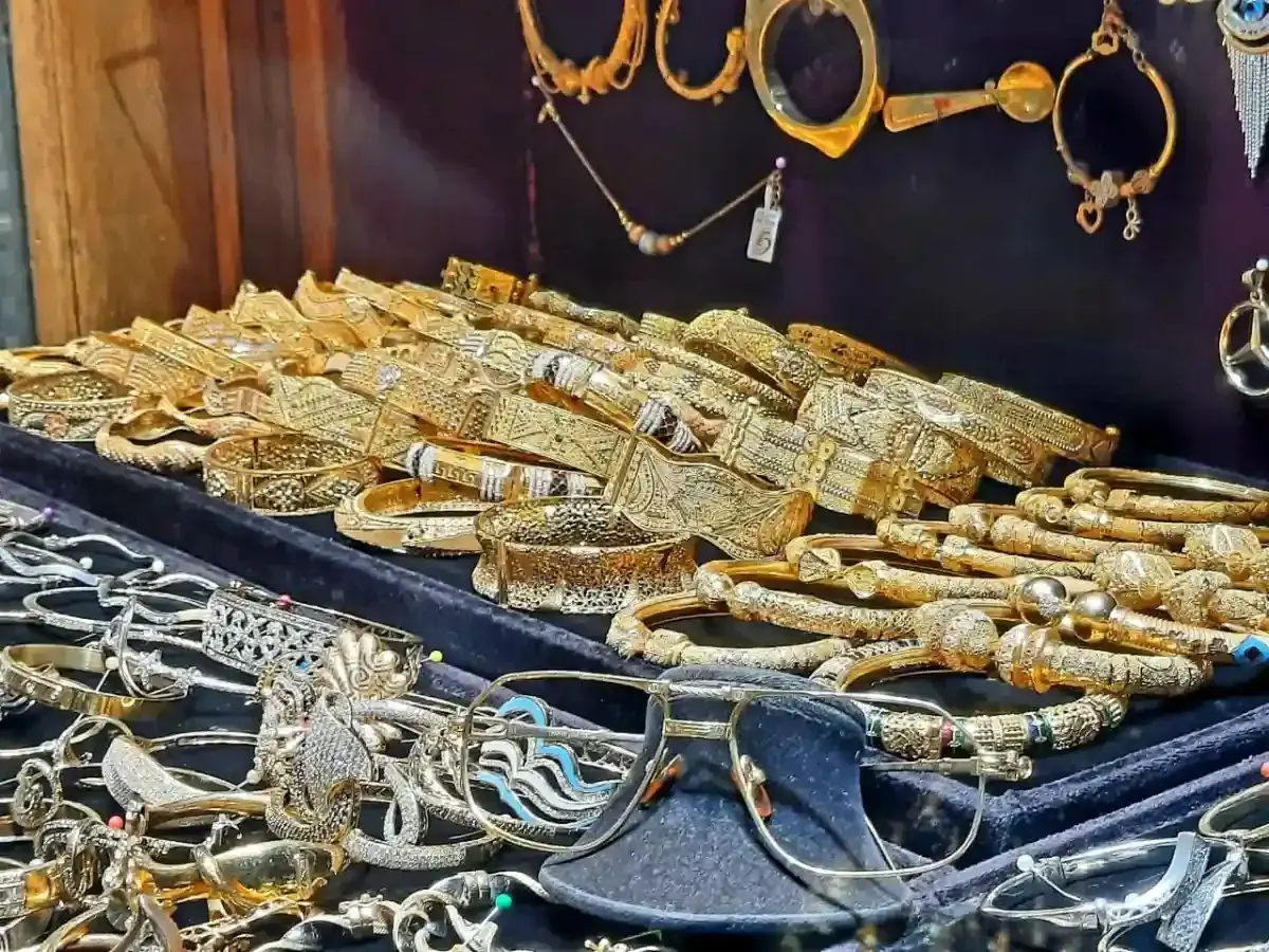 الذهب يتراجع من جديد.. سعر عيار 21 اليوم الخميس 1 أكتوبر 2026