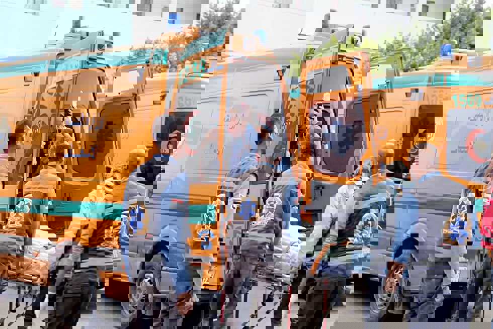 حادث مأساوي في أبنوب: بتر إصبع مدرس أثناء شرح الآلة الميكانيكية