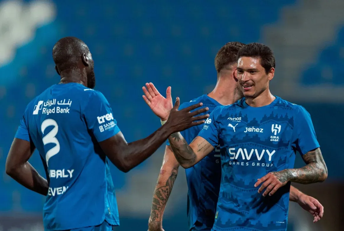 الهلال يكتسح الفيحاء بأربعية عريضة ويعزز صدارته في الدوري السعودي للمحترفين