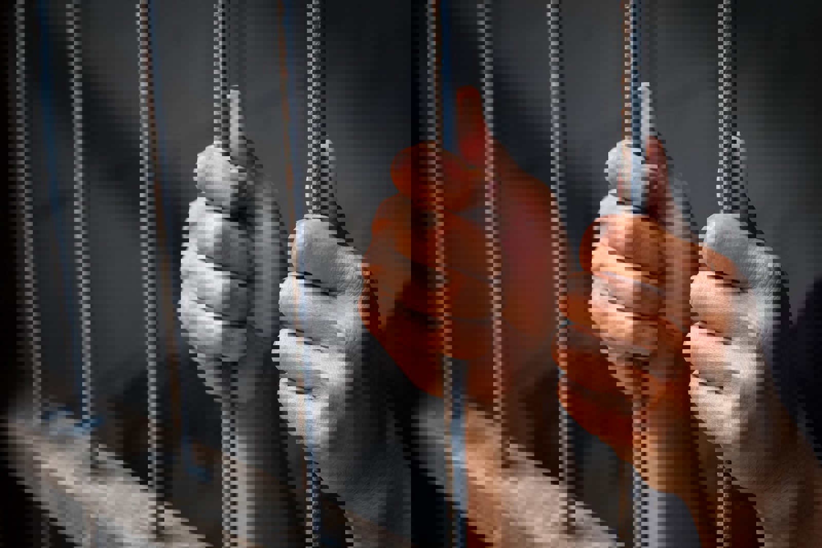 صور عارية وابتزاز بالملايين..السجن المشدد 10 سنوات لتشكيل عصابي بالفيوم