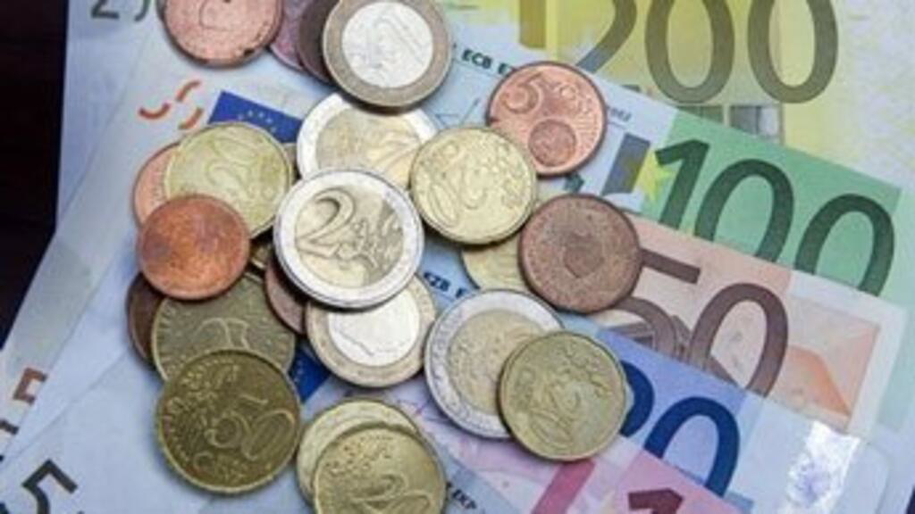 ثبات العملة الأوروبية.. سعر اليورو اليوم الأحد 12 أبريل 2026 في البنوك